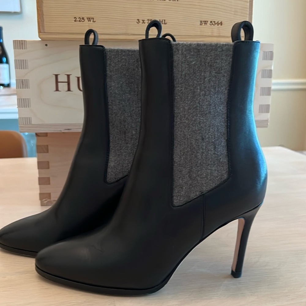 Perfect bootie, by Paige